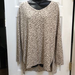 EUC AEO Animal Print Knit Pullover | Size Medium
